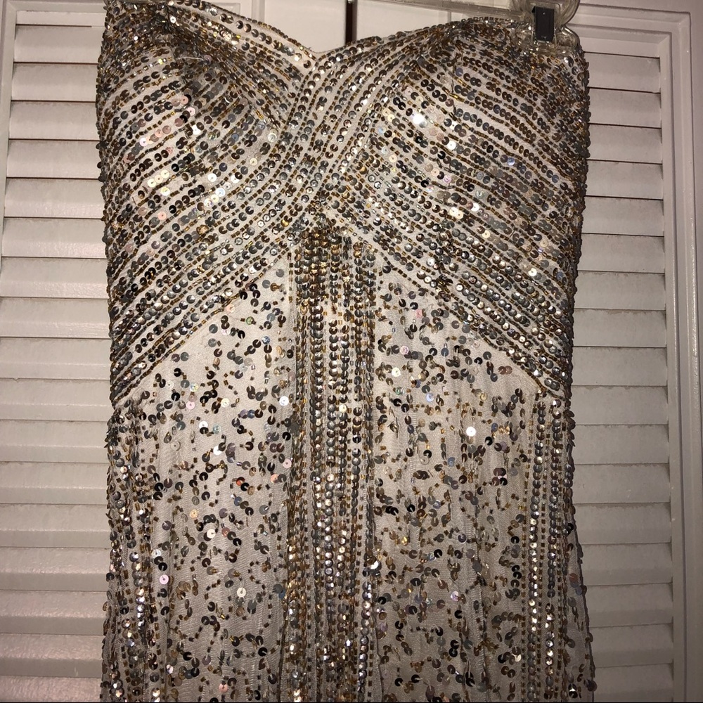 Dress - Picture 2 of 3